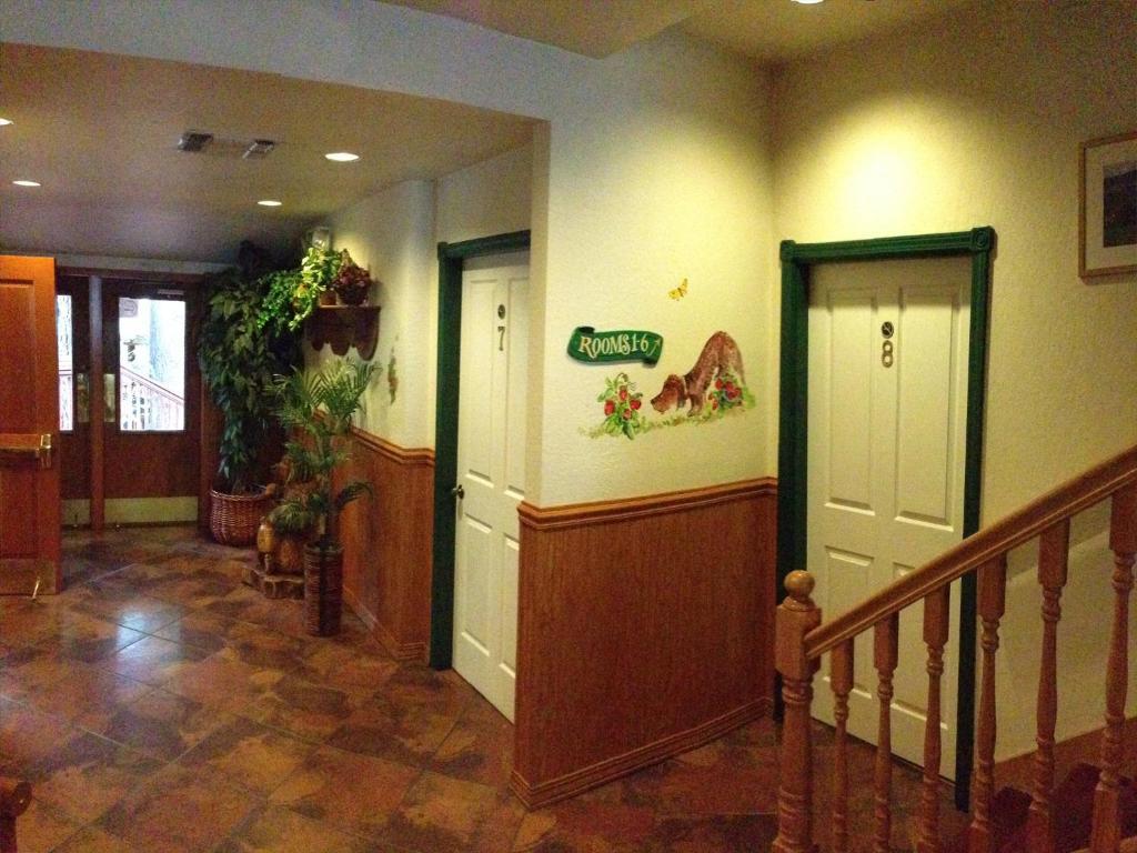 Strawberry Inn Екстериор снимка