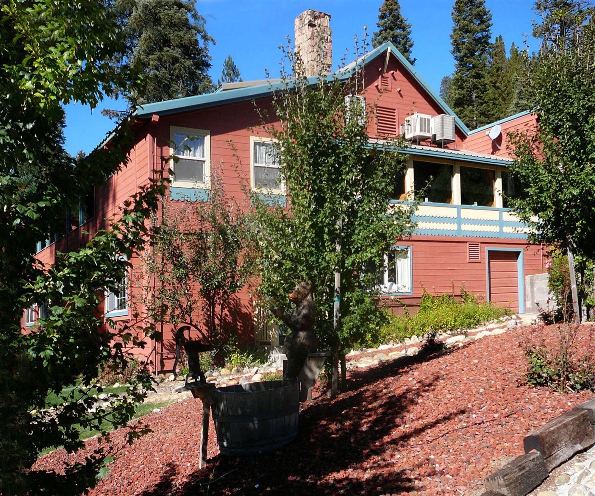 Strawberry Inn Екстериор снимка